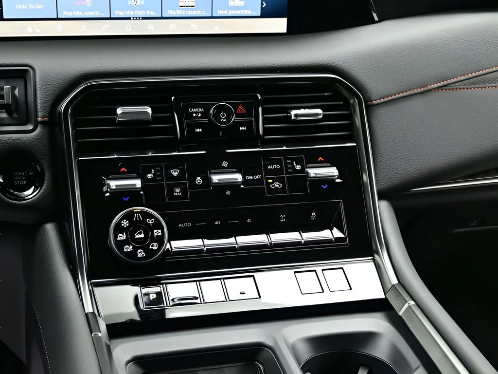 2025 Nissan Armada PRO-4X - Photo 8