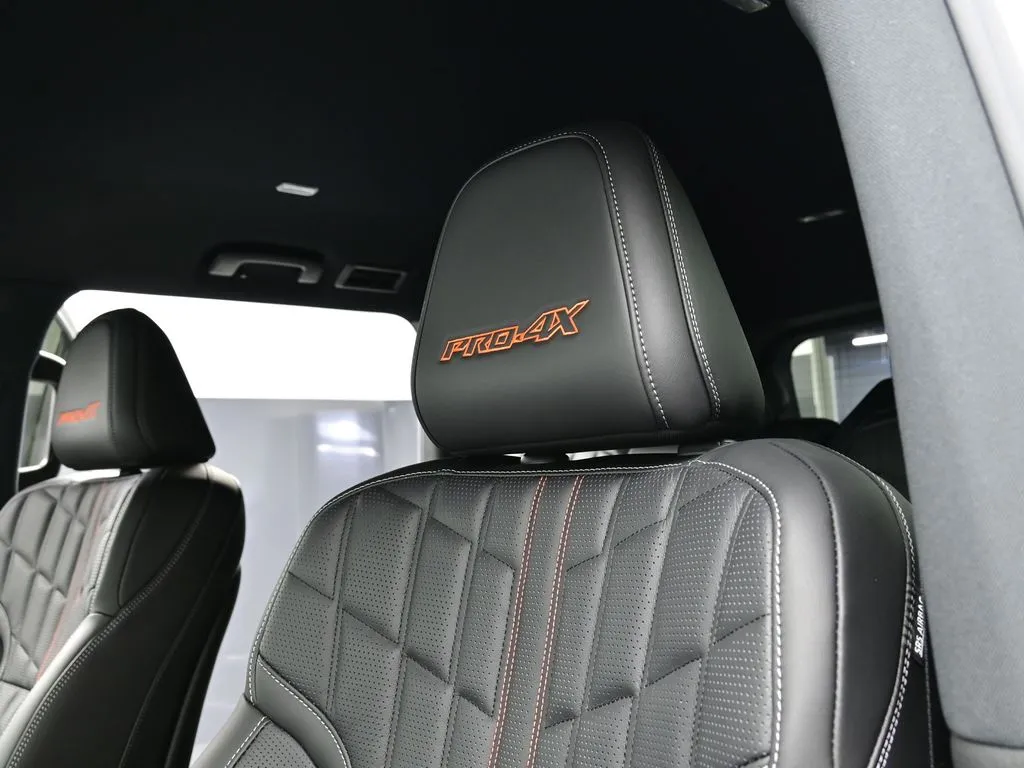 2025 Nissan Armada PRO-4X - Photo 14