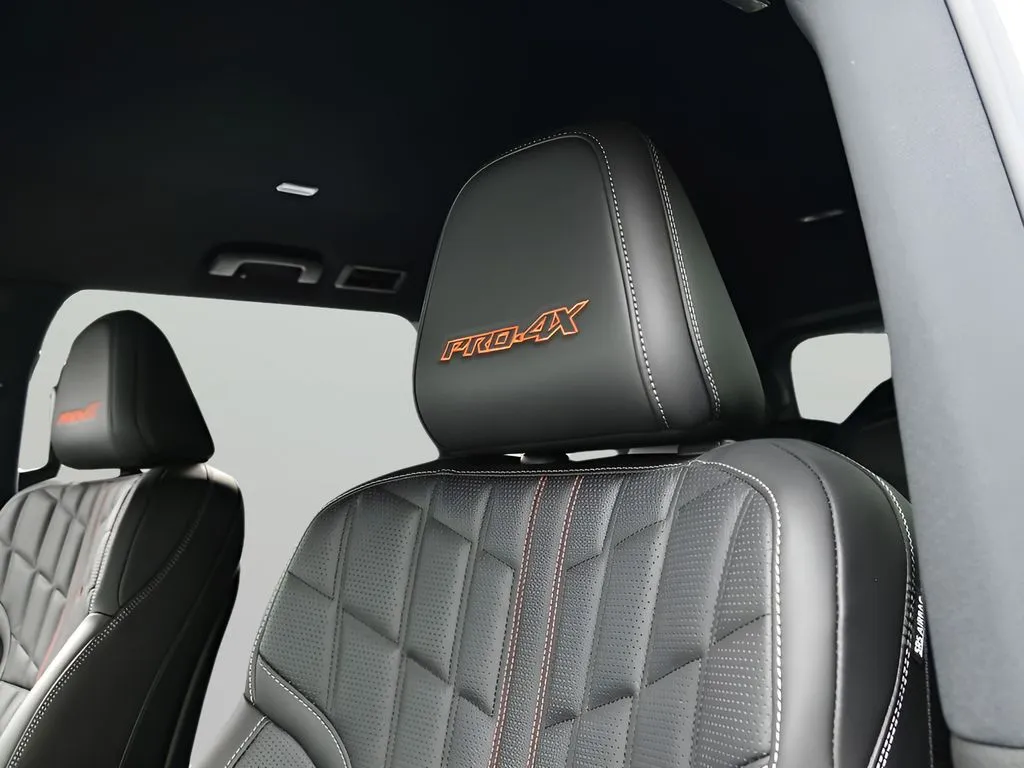 2025 Nissan Armada PRO-4X - Photo 14