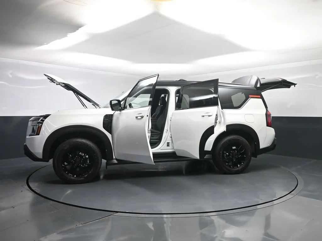 2025 Nissan Armada PRO-4X - Photo 35