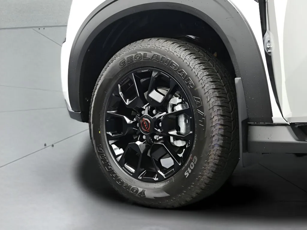 2025 Nissan Armada PRO-4X - Photo 18