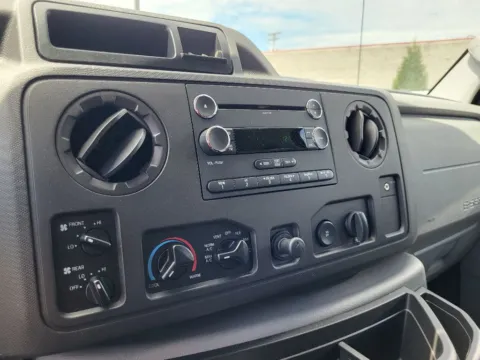 More photos of 2012 Ford Econoline Wagon E350 SD Club Wagon XLT at Dorsett Nissan, IN