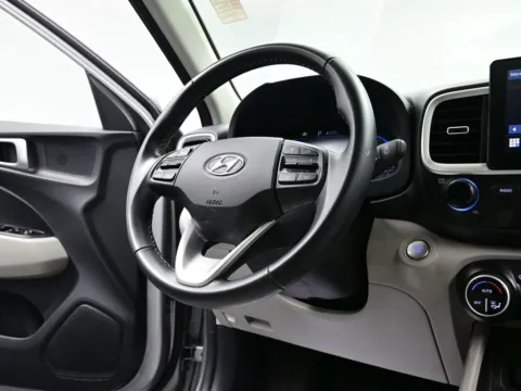 More photos of 2024 Hyundai Venue SEL at Dorsett Nissan, IN