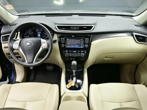 Photos of 2016 Nissan Rogue SL for sale in Terre Haute, IN at Dorsett Nissan