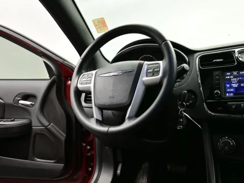 More photos of 2014 Chrysler 200 Limited at Dorsett Nissan, IN