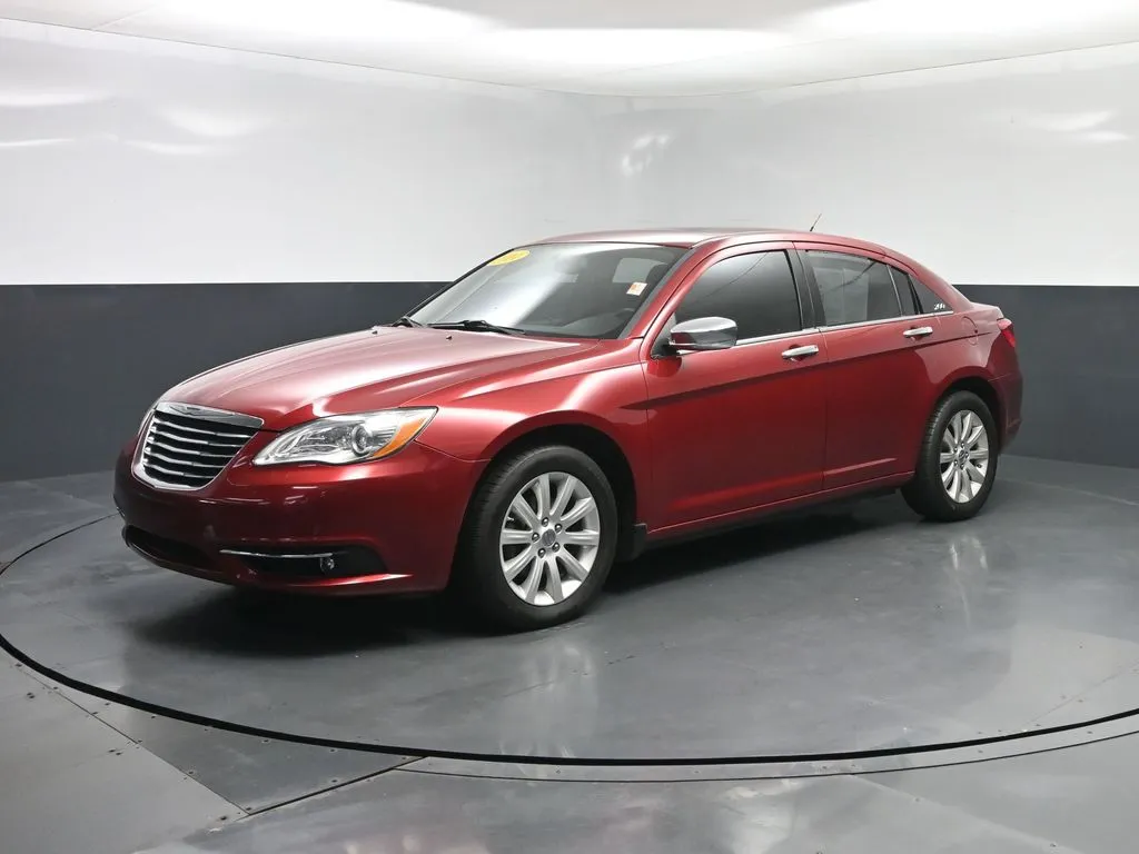 Red 2014 Chrysler 200 Limited for sale in Terre Haute, IN
