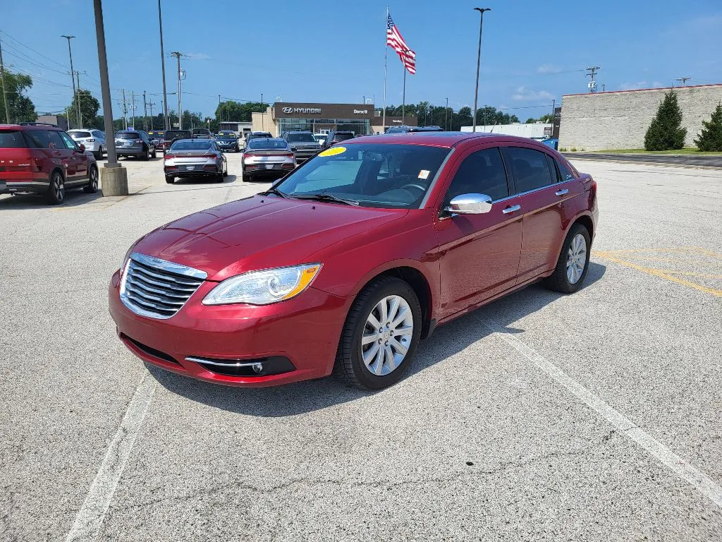 Red 2014 Chrysler 200 Limited for sale in Terre Haute, IN