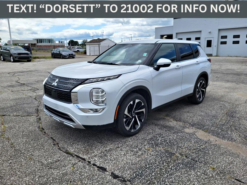 Silver 2024 Mitsubishi Outlander SE for sale in Terre Haute, IN