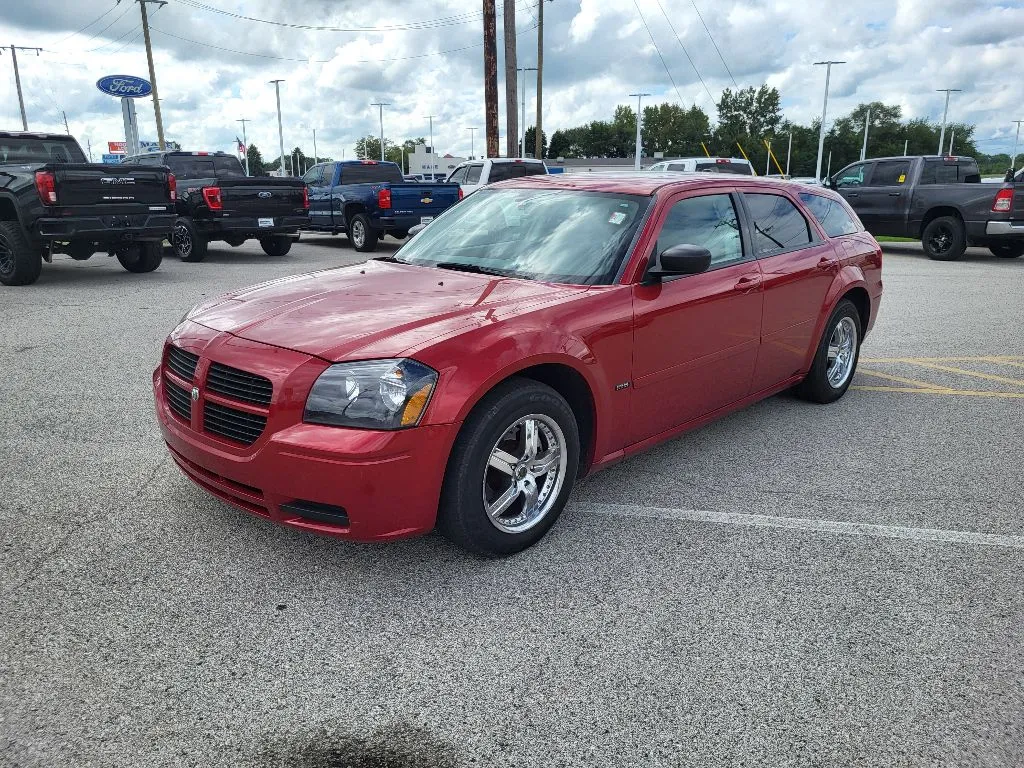2005 Dodge Magnum SE