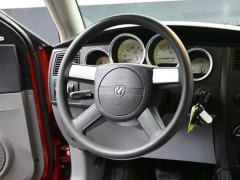 More photos of 2005 Dodge Magnum SE at Dorsett Nissan, IN