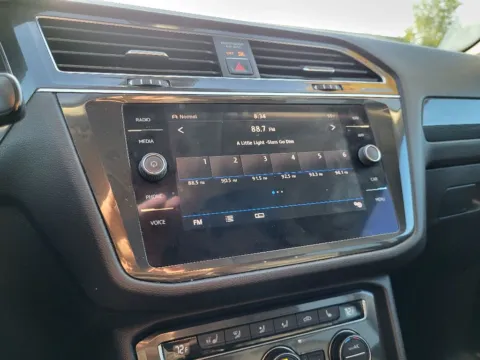 More photos of 2018 Volkswagen Tiguan SEL Premium at Dorsett Nissan, IN
