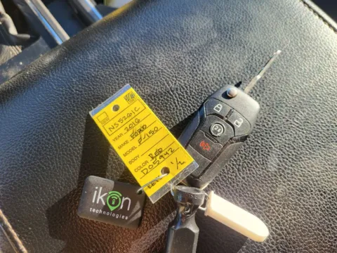 Photos of 2016 Ford F-150 XLT for sale in Terre Haute, IN at Dorsett Nissan