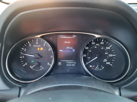 More photos of 2016 Nissan Rogue SV at Dorsett Nissan, IN
