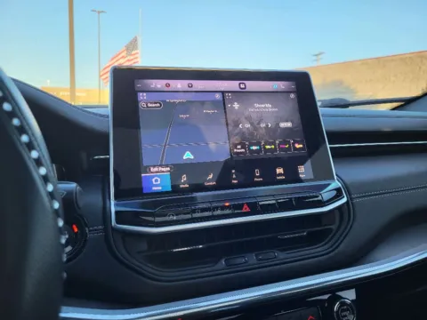 More photos of 2022 Jeep Compass High Altitude at Dorsett Nissan, IN