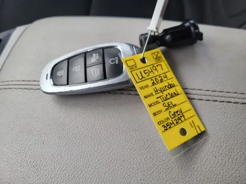 Photos of 2024 Hyundai Tucson SEL for sale in Terre Haute, IN at Dorsett Nissan