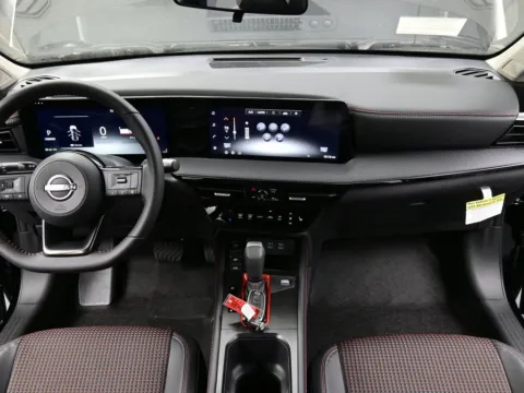 Photos of 2026 Nissan Kicks SR for sale in Terre Haute, IN at Dorsett Nissan