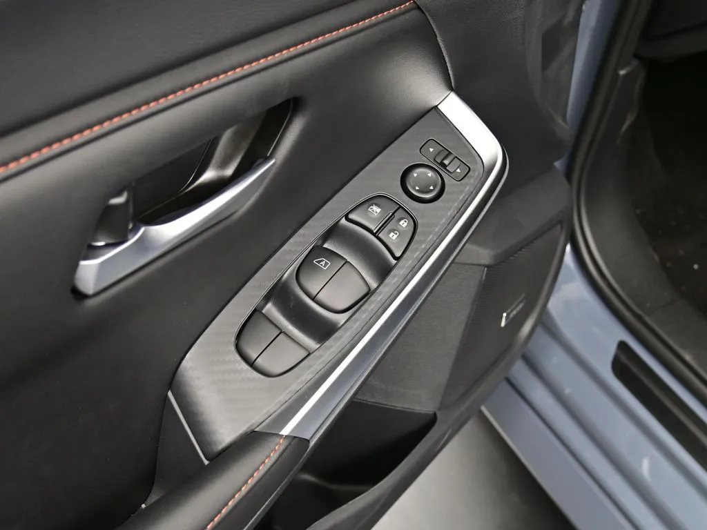 2025 Nissan Sentra SR - Photo 15