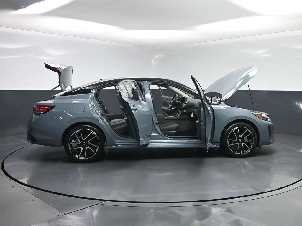 2025 Nissan Sentra SR - Photo 33