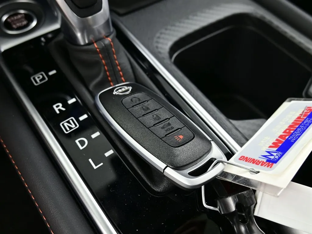 2025 Nissan Sentra SR - Photo 13