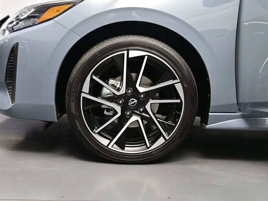 2025 Nissan Sentra SR - Photo 25