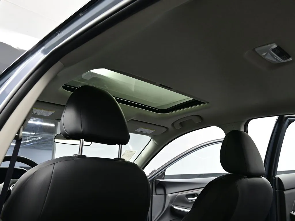 2025 Nissan Sentra SR - Photo 21