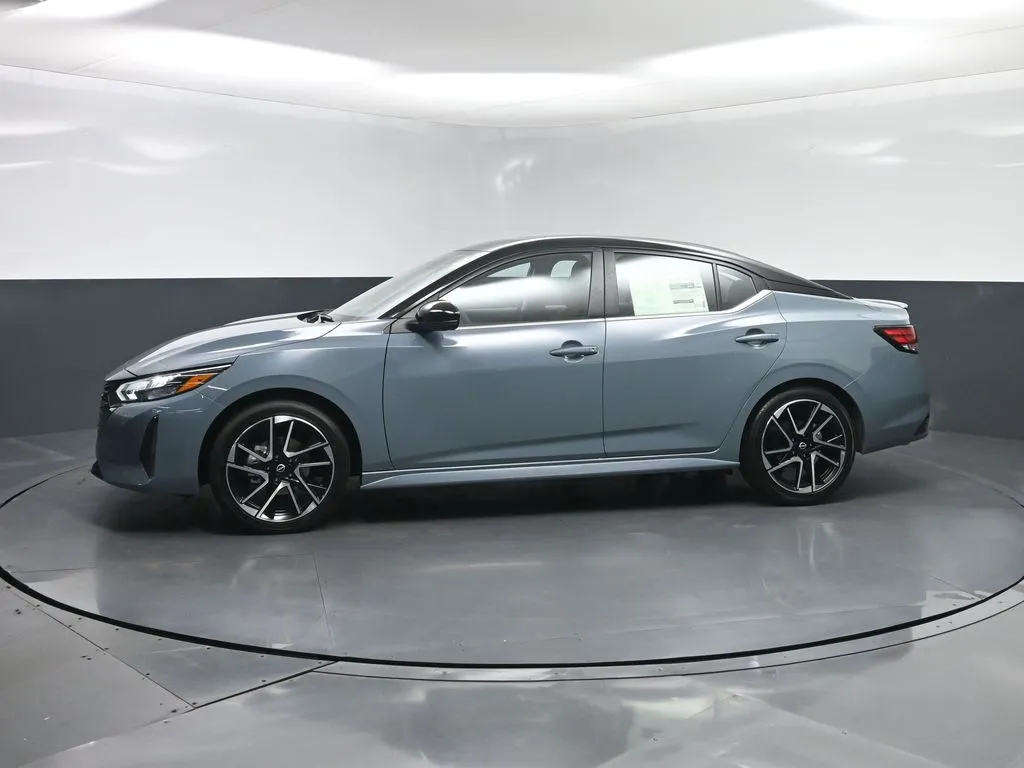 2025 Nissan Sentra SR - Photo 28