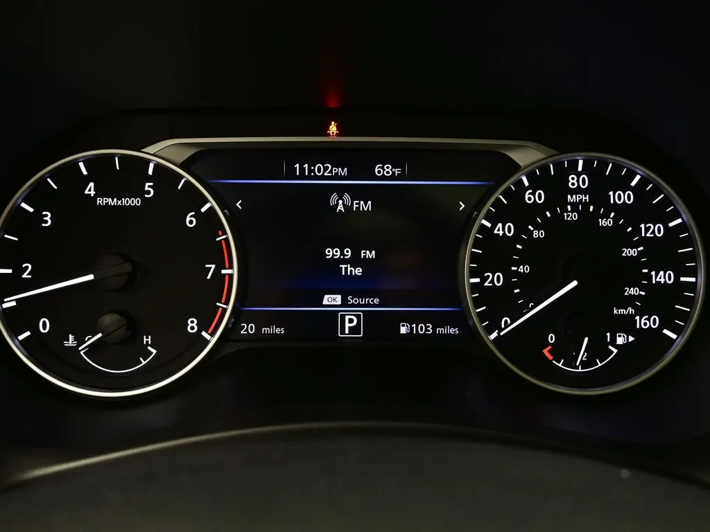 2025 Nissan Sentra SR - Photo 6