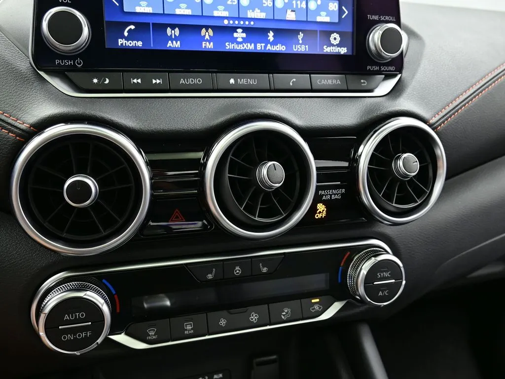 2025 Nissan Sentra SR - Photo 9