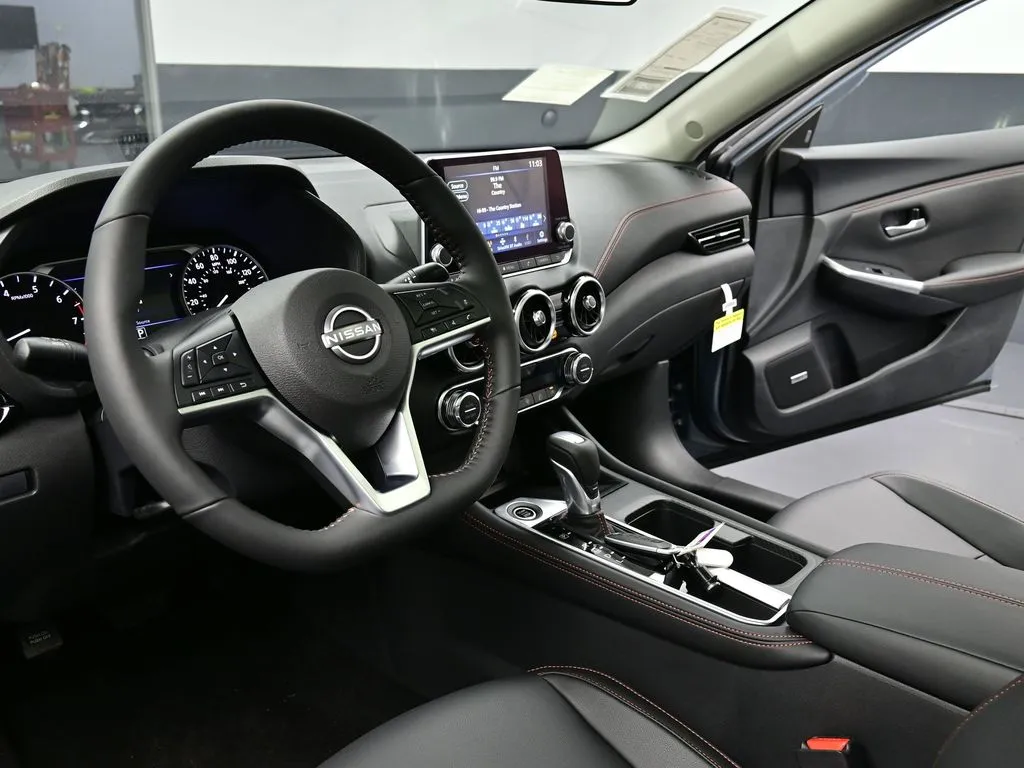 2025 Nissan Sentra SR - Photo 17