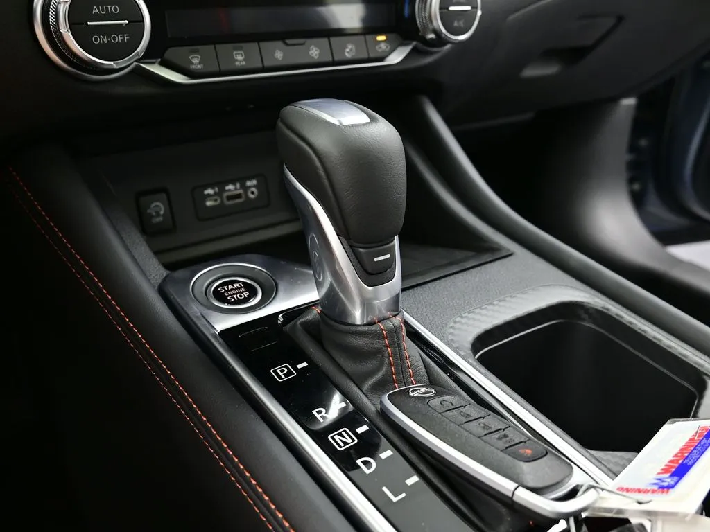 2025 Nissan Sentra SR - Photo 12