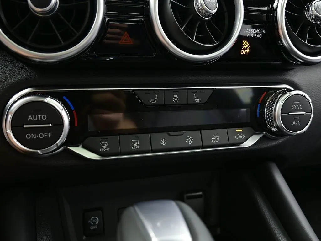 2025 Nissan Sentra SR - Photo 10