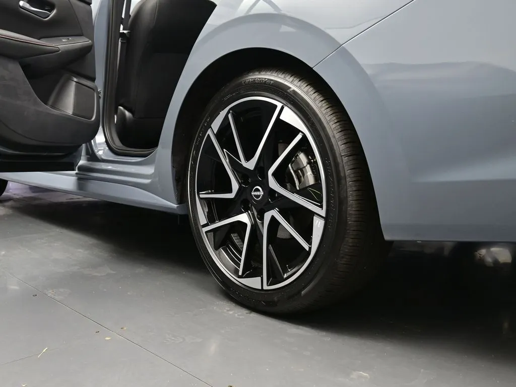 2025 Nissan Sentra SR - Photo 26