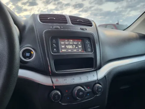 More photos of 2018 Dodge Journey SE at Dorsett Nissan, IN