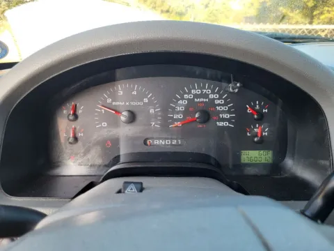 More photos of 2005 Ford F-150 XLT at Dorsett Nissan, IN