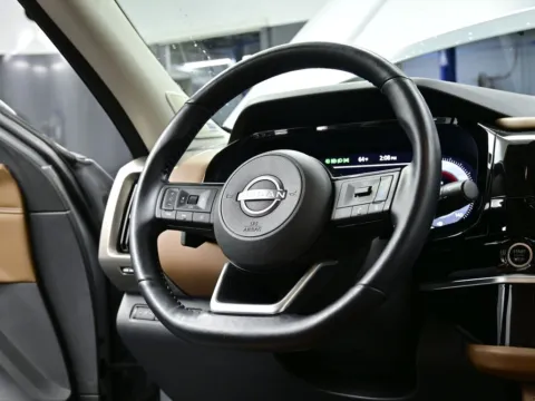More photos of 2023 Nissan Pathfinder Platinum at Dorsett Nissan, IN
