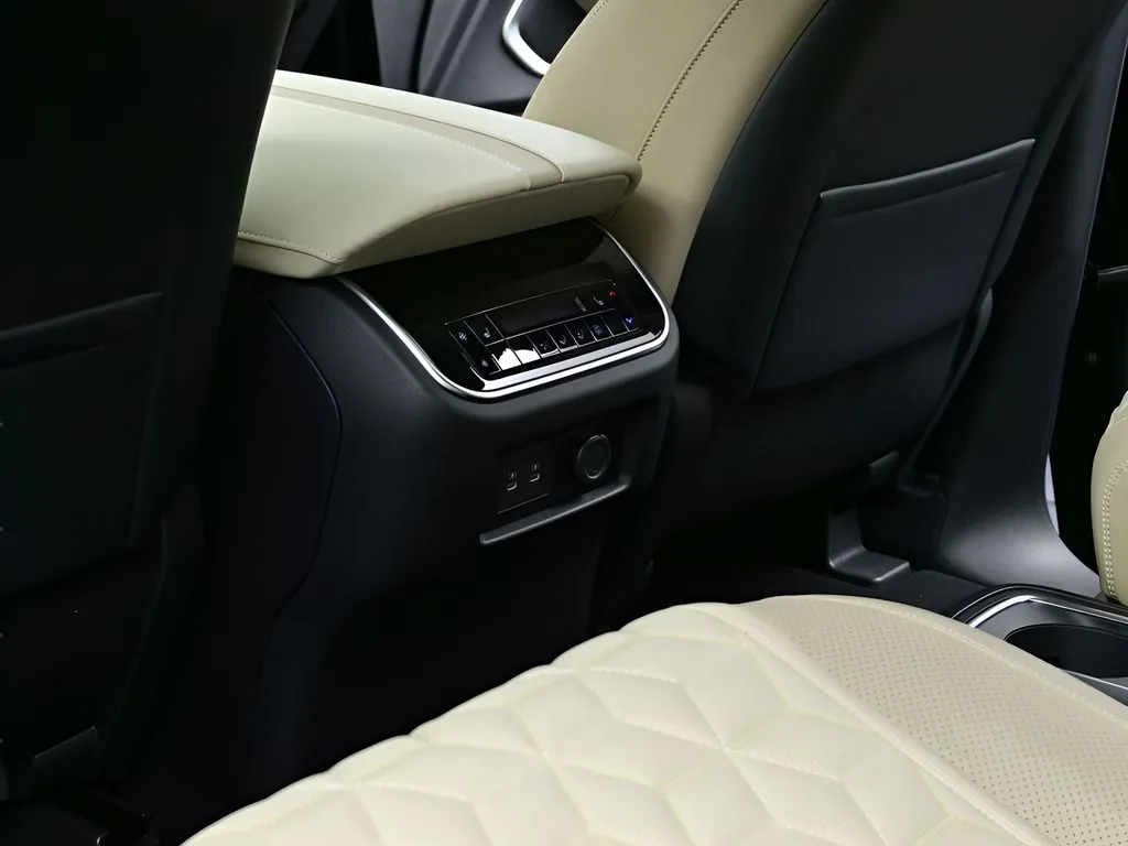 2026 Nissan Armada Platinum - Photo 18