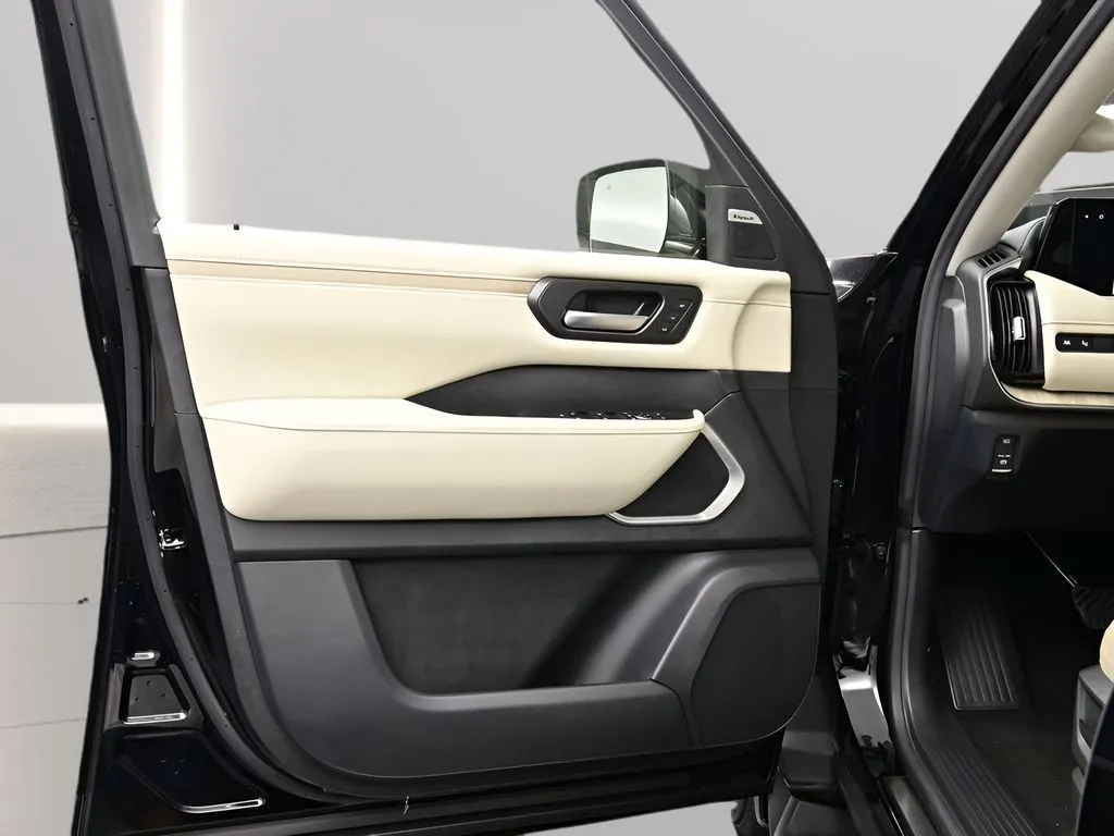 2026 Nissan Armada Platinum - Photo 12