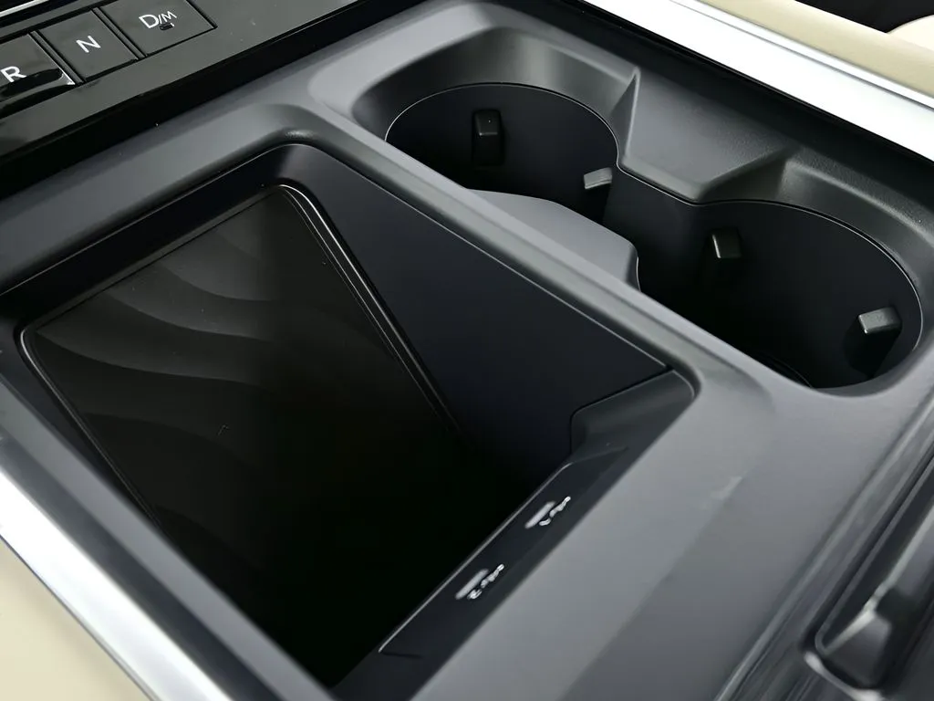 2026 Nissan Armada Platinum - Photo 10