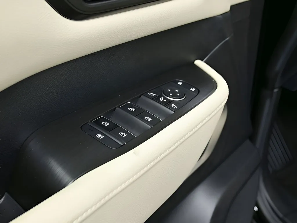 2026 Nissan Armada Platinum - Photo 13