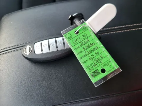 Photos of 2024 Nissan Altima 2.5 SV for sale in Terre Haute, IN at Dorsett Nissan