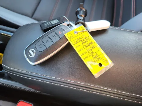Photos of 2024 Nissan Kicks SR for sale in Terre Haute, IN at Dorsett Nissan