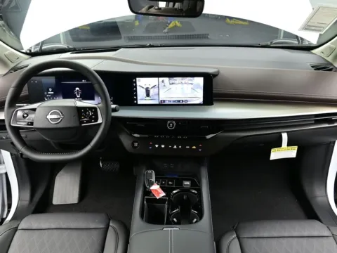 Photos of 2026 Nissan Murano Platinum for sale in Terre Haute, IN at Dorsett Nissan