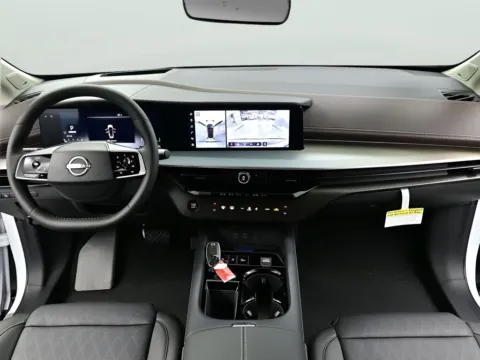 Photos of 2026 Nissan Murano Platinum for sale in Terre Haute, IN at Dorsett Nissan