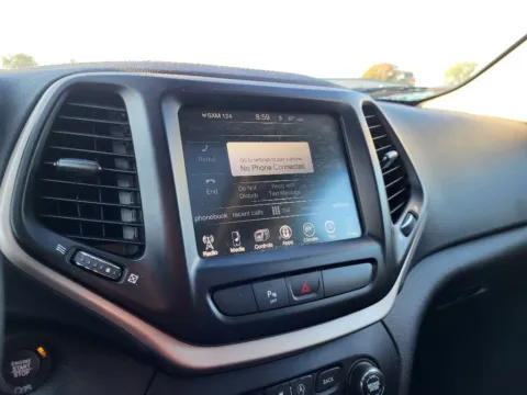 More photos of 2018 Jeep Cherokee Limited at Dorsett Nissan, IN