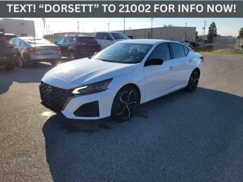White 2024 Nissan Altima 2.5 SR for sale in Terre Haute, IN