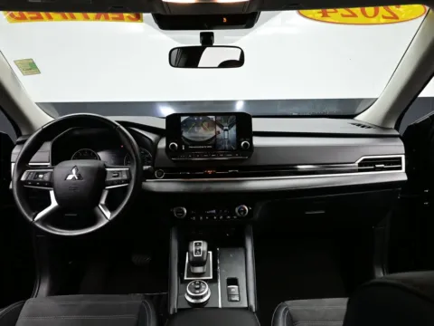 Photos of 2024 Mitsubishi Outlander SE for sale in Terre Haute, IN at Dorsett Nissan