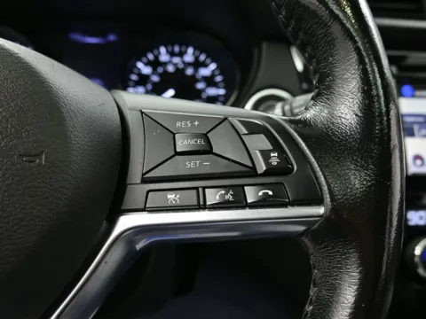 More photos of 2018 Nissan Rogue Sport SL at Dorsett Nissan, IN