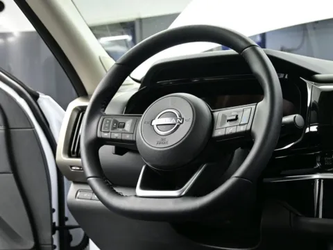 More photos of 2025 Nissan Pathfinder Platinum at Dorsett Nissan, IN
