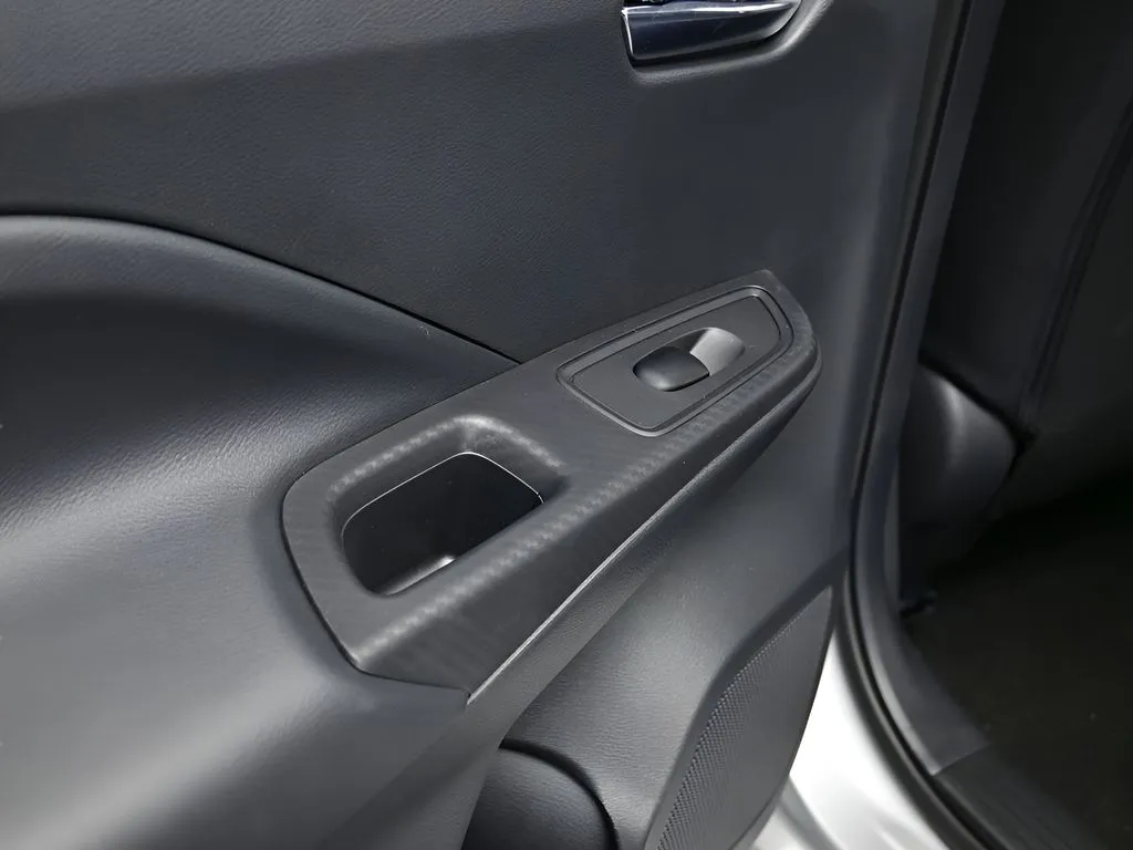 2025 Nissan Versa Sedan SV - Photo 16