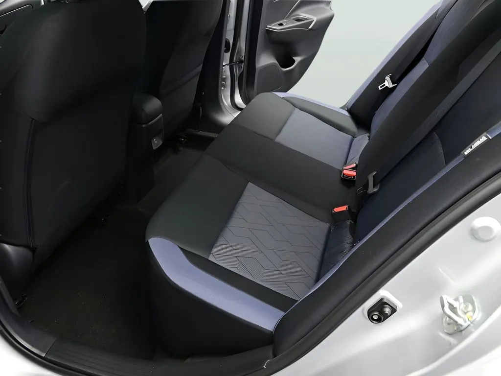 2025 Nissan Versa Sedan SV - Photo 17